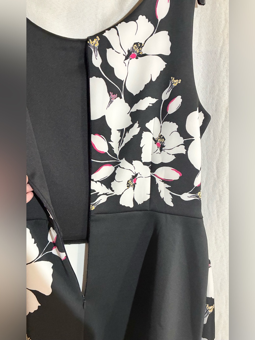 White House Black Market white Floral Scuba Dress Sz 14 Fit & Flare - Picture 4 of 9